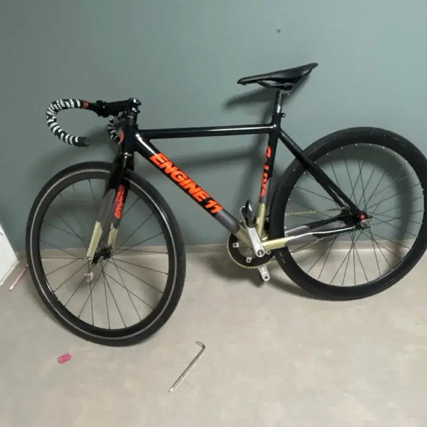 [BUNJANG] Engine 11 2020 Crit-D Black Orange Bicycle / 엔진112020크릿디 블랙 오랜지