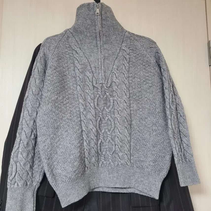 [BUNJANG] Cable Knit Zip-Up Sweater / 케이블 니트 집업 스웨터