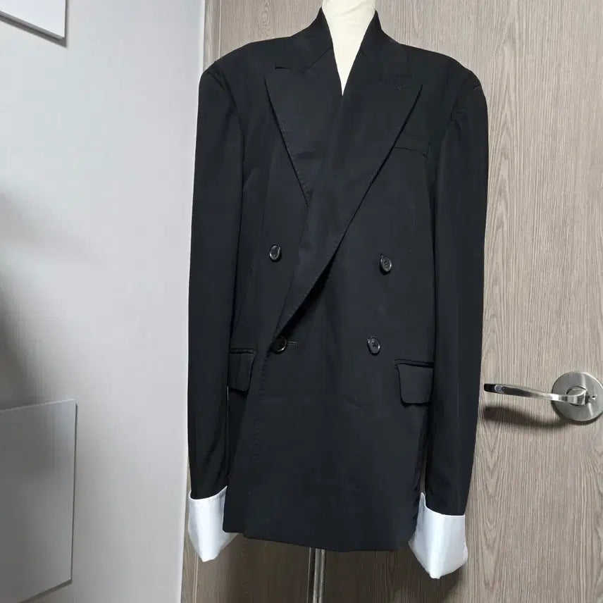 [BUNJANG] CMMN SWDN Black Double-Button Jacket / CMMN SWDN 커먼스웨덴 블랙 더블 버튼 재킷