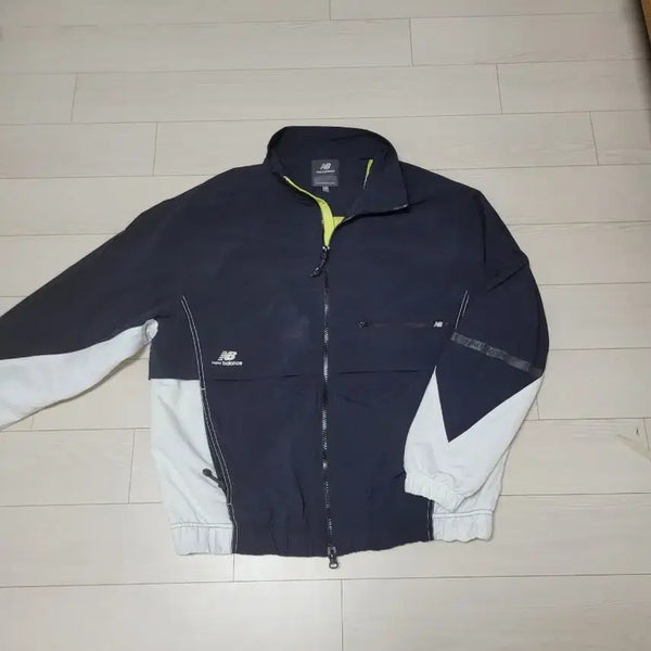 [BUNJANG] New Balance Windbreaker Jacket / 뉴발란스 바람막이