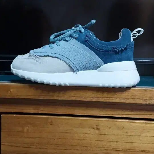 [BUNJANG] Ugg Platform Women's Sneakers Size 225 / (미사용) 어그 키높이 여성 운동화.225