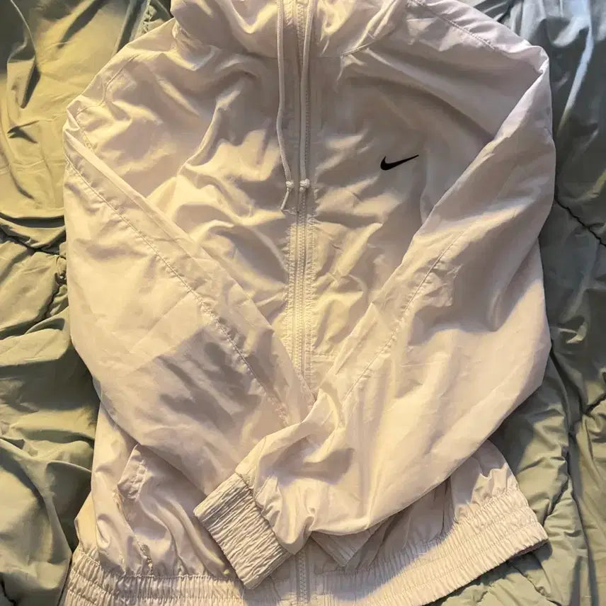 [BUNJANG] Nike White Windbreaker Jacket / 나이키 화이트 바람막이