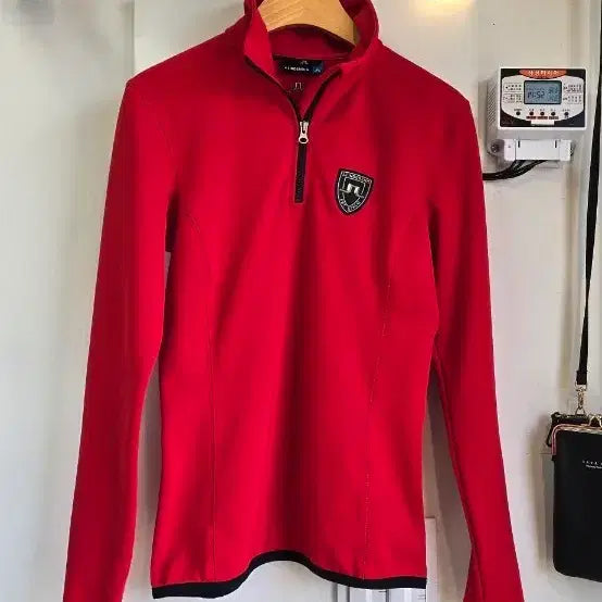 [BUNJANG] J.LINDEBERG Women's Golf Field Sensor Half-Zip Mid-Layer (Red Intense, XS) / 정품] 제이린드버그 여성 골프 기능성 필드센서 반집업 미드레이어 (XS)