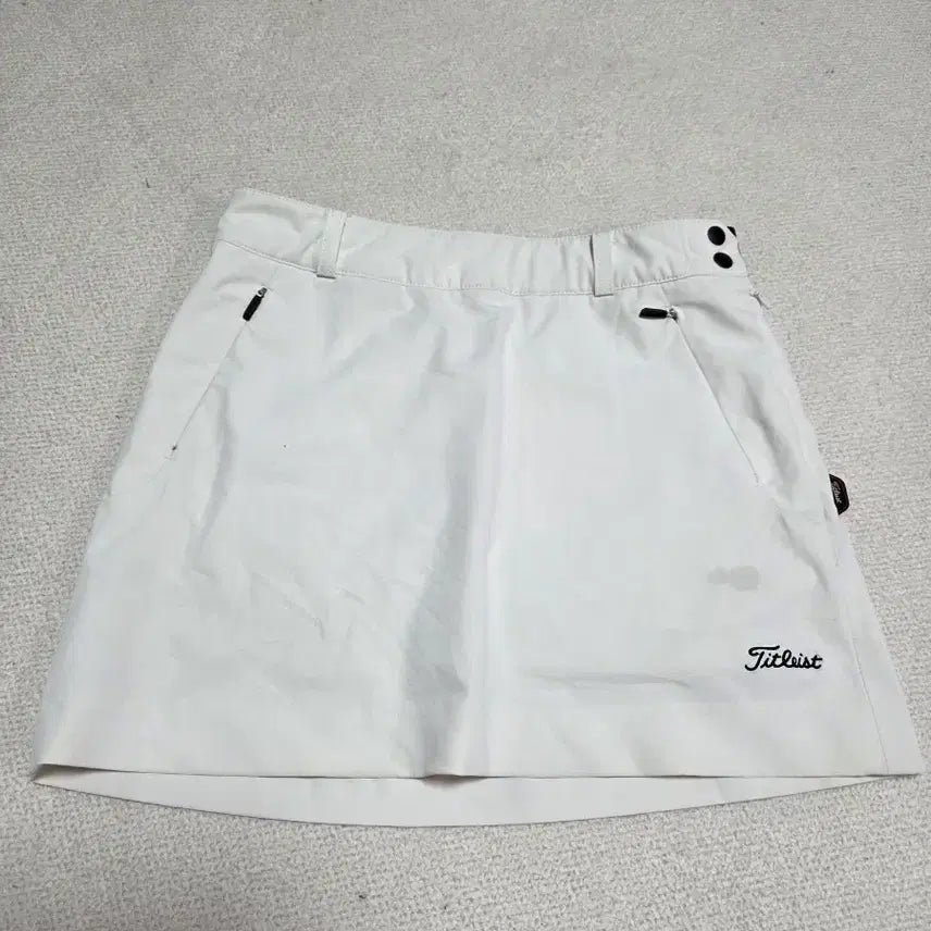 [BUNJANG] Titleist White Golf Culottes / 25)타이틀리스트 화이트 골프 큐롯