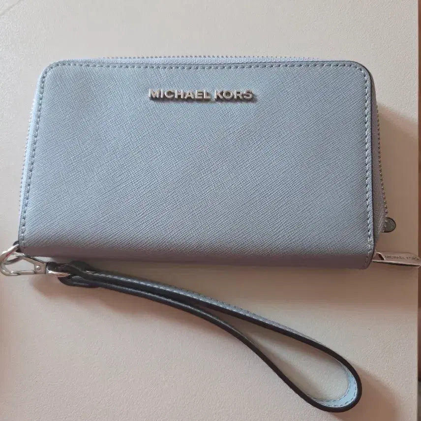 [BUNJANG] Michael Kors Pouch Light Blue / 마이클코어스 파우치 라이트블루