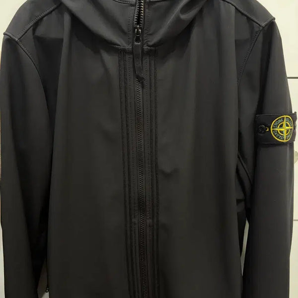 [BUNJANG] Stone Island Soft Shell Hooded Blouson Black / 스톤아일랜드 소프트쉘 후드 블랙