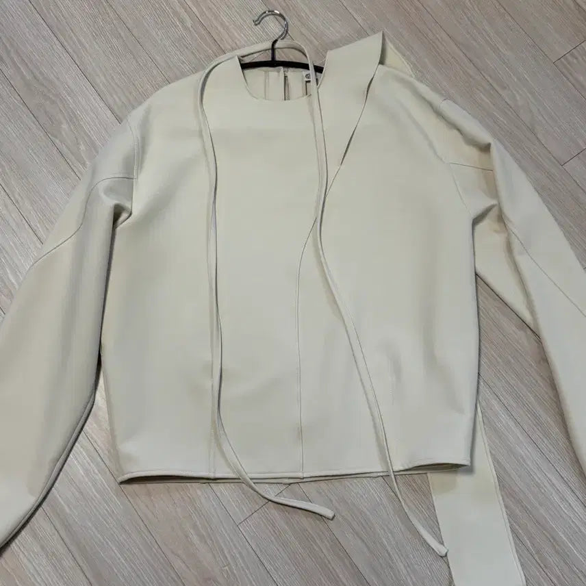 [BUNJANG] Ethos Ivory Blouse / Ethos 애토스 아이보리 블라우스