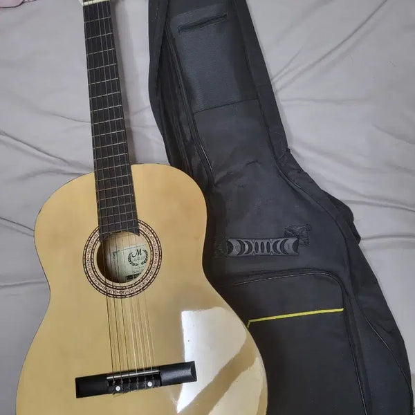 [BUNJANG] Classic Guitar with Bag / 클래식 기타랑 기타 가방 팔아요