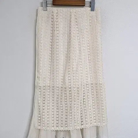[BUNJANG] Mine Embroidered Skirt Beige / 마인 자수스커트