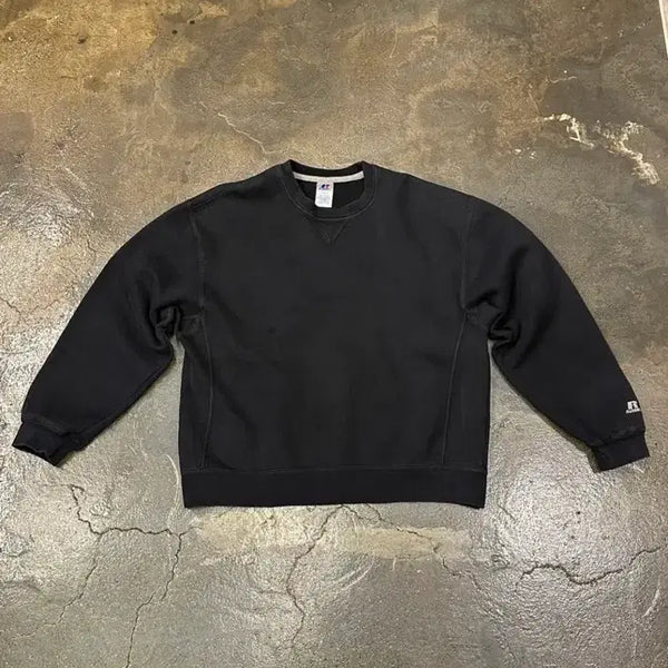 [BUNJANG] Russell Sweatshirt Black / 러셀 스웨트셔츠 블랙