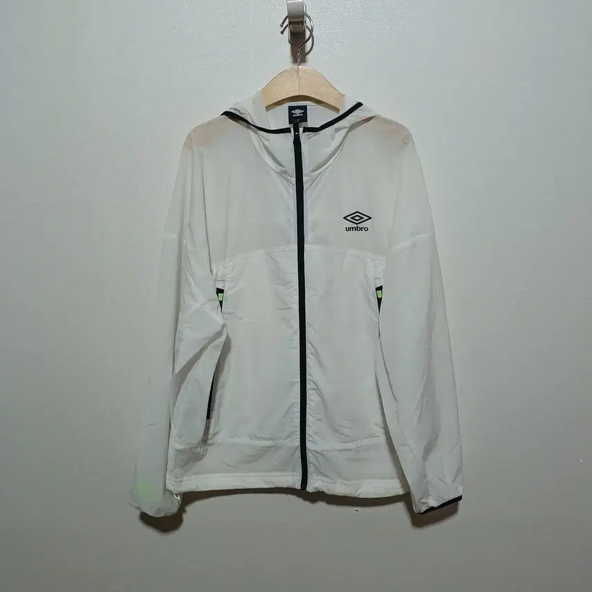 [BUNJANG] Umbro Women's Oversized Windbreaker Jumper 90 / 엄브로 여성 오버핏 바람막이 점퍼 90 (26A2849)