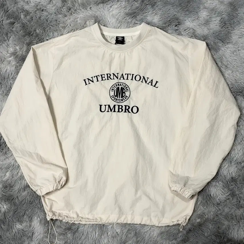 [BUNJANG] Umbro Woven Warm-up Beige / 엄브로 우븐 웜업 베이지
