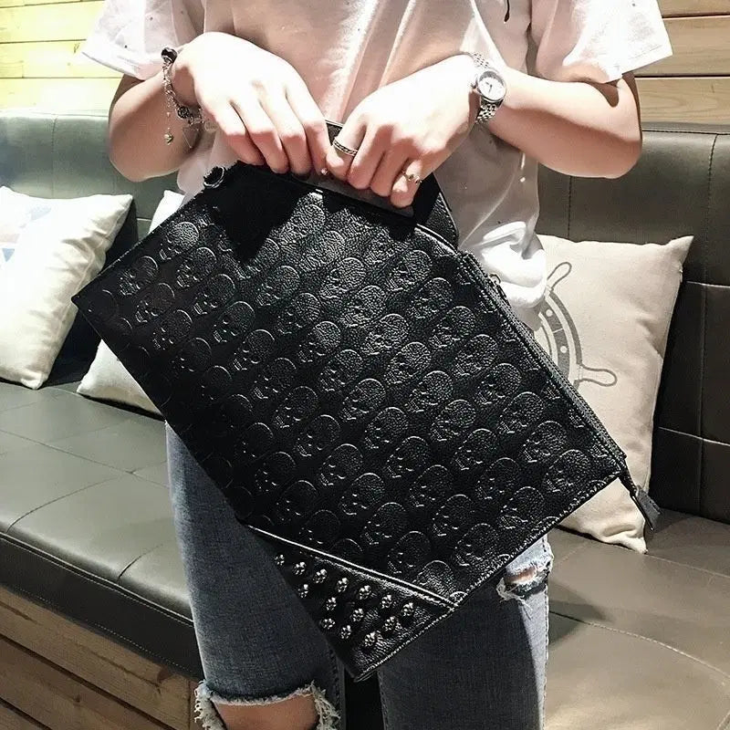 [BUNJANG] Skull Studded Half Clutch Bag / (남여공동)스컬하프2