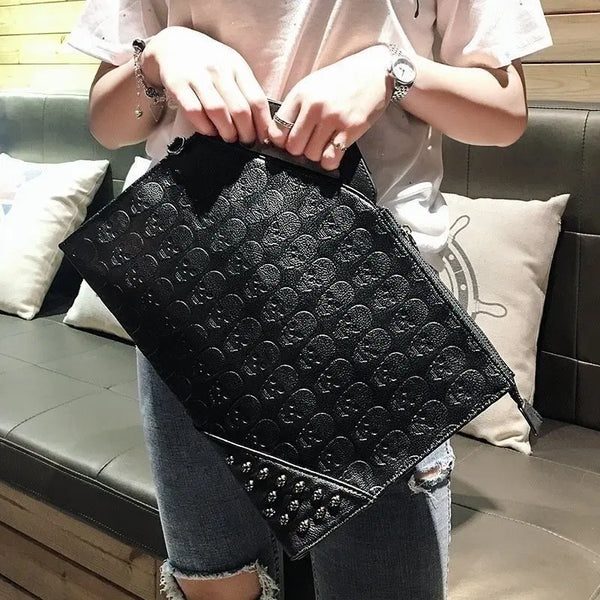 [BUNJANG] Skull Studded Half Clutch Bag / (남여공동)스컬하프2