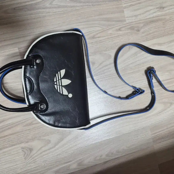 [BUNJANG] Adidas Blue Version Satchel Bag / 아디다스 블루버전 사첼백