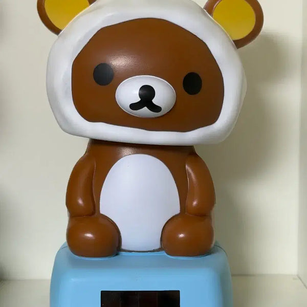 [BUNJANG] Rilakkuma Vintage Wool Hat Solar Powered Figure / 리락쿠마 고전 양모자 노호혼 태양열 솔라 피규어