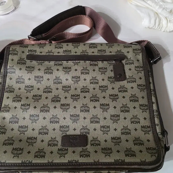 [BUNJANG] MCM Monogram Messenger Bag / MCM 모노그램 메신저백 남성용