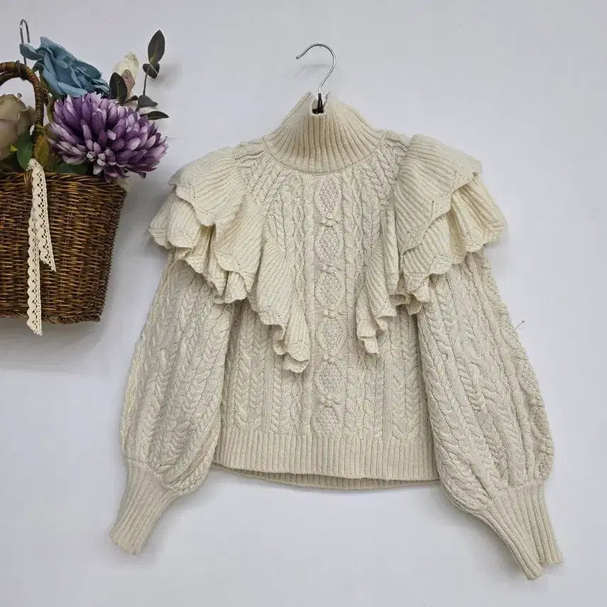 [BUNJANG] Zara Ruffled Shoulder Knit Top / 자라.  어깨프릴니트티.