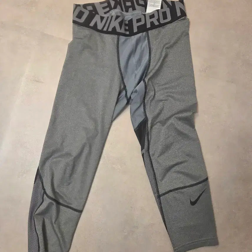 [BUNJANG] Nike Pro Gray 3/4 Length Tights - Size M / 나이키 프로 그레이 7부 타이즈 M