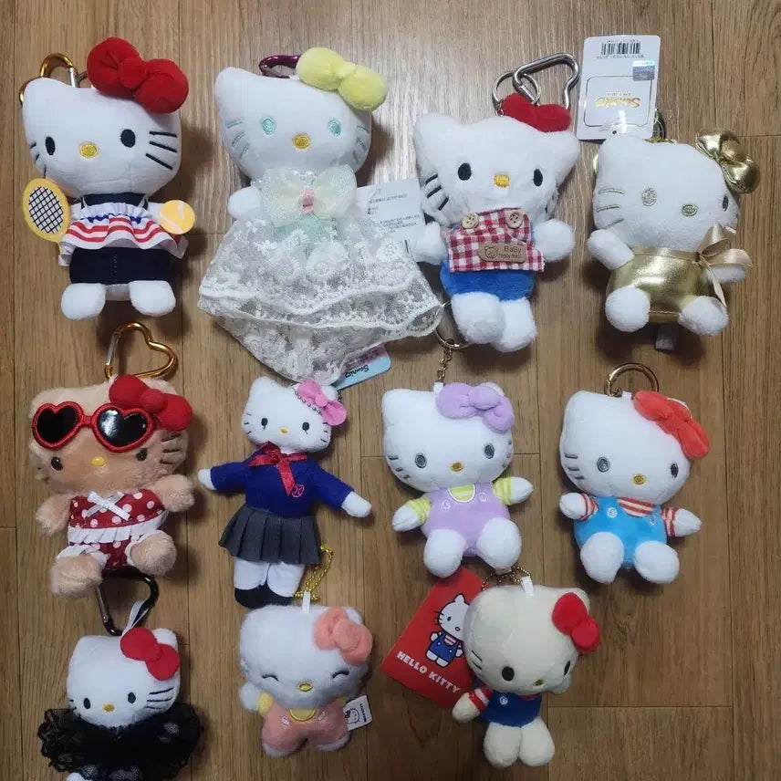 [BUNJANG] Hello Kitty Doll Keyring Set (11 Types) / 헬로키티 인형 키링 11종