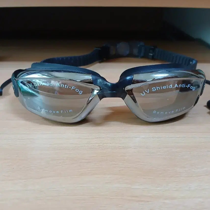 [BUNJANG] New Earplug Swim Goggles with Sunglass Effect / (새상품)수경 물안경 귀마개달린수경 귀마개달린물안경