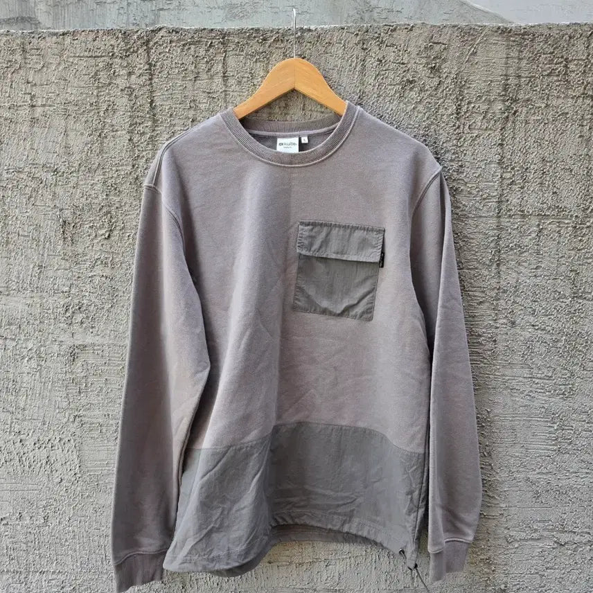 [BUNJANG] Kult pocket patch crewneck light grey L / 쿨트 포켓패치크루넥 라이트그레이 L