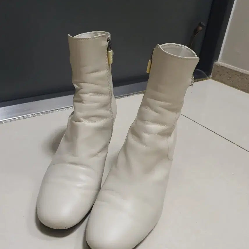 [BUNJANG] Daks Leather Ankle Boots (Ivory) / 245 닥스 가죽앵글부츠