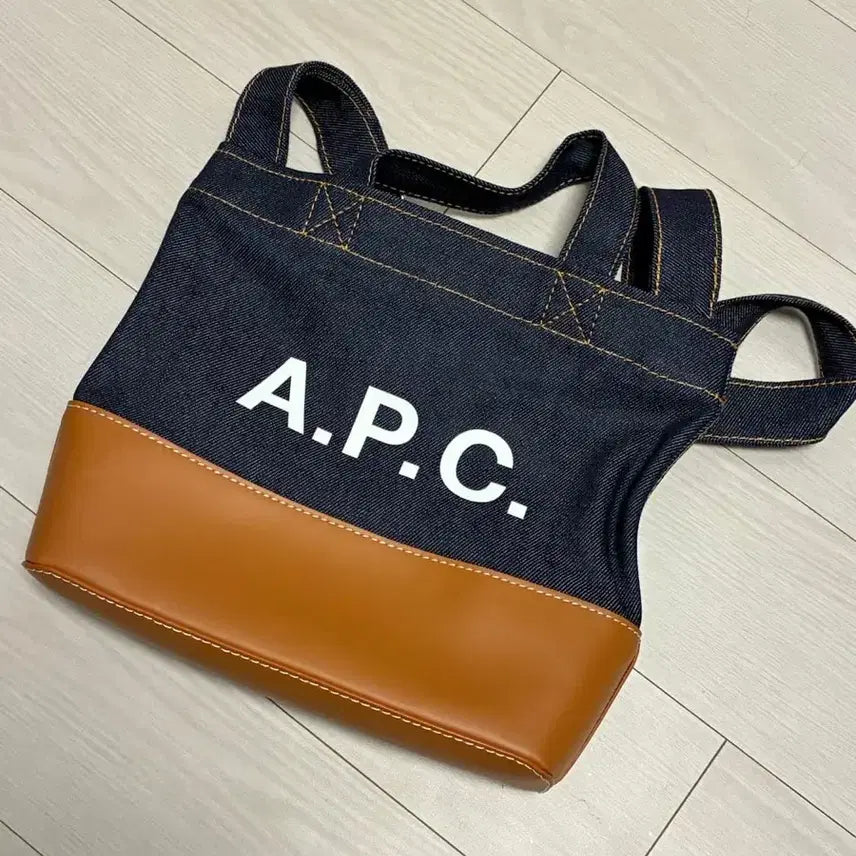 [BUNJANG] A.P.C. Mini Axel Tote Bag Caramel / 아페쎄 미니 악셀 토트백 가방 캐러멜_CODDPM67009CAF