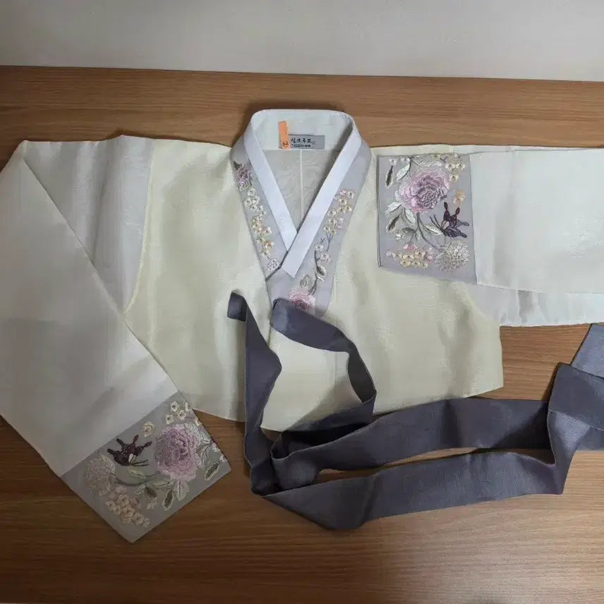 [BUNJANG] Women's Hanbok (Size 85) / 여자 한복(호칭85)