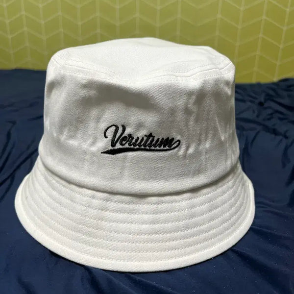 [BUNJANG] VERUTUM Wave Logo Bucket Hat White / 베루툼 웨이브 로고 버킷햇 화이트