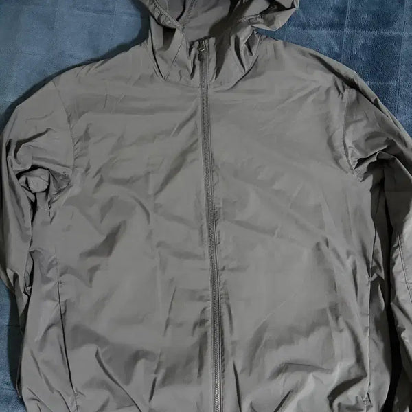 [BUNJANG] Uniqlo Pocketable Windbreaker Navy L / 유니클로 포켓터블 바람막이 네이비 L