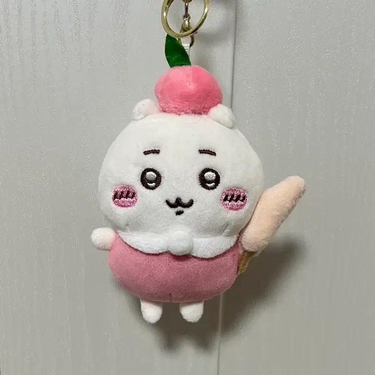 [BUNJANG] Peach Chiikawa Charm Keychain / 복숭아 치이카와 키링 양도