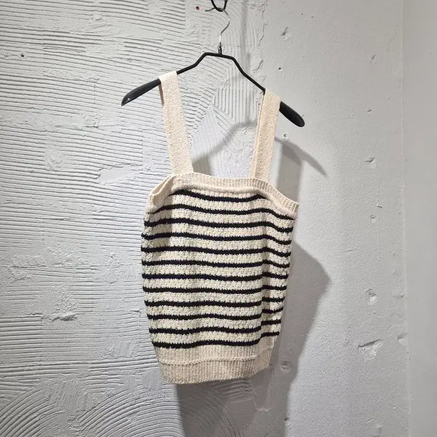 [BUNJANG] H Sleeveless Ribbed Knit Top / 에이치 민소매 슬립니트