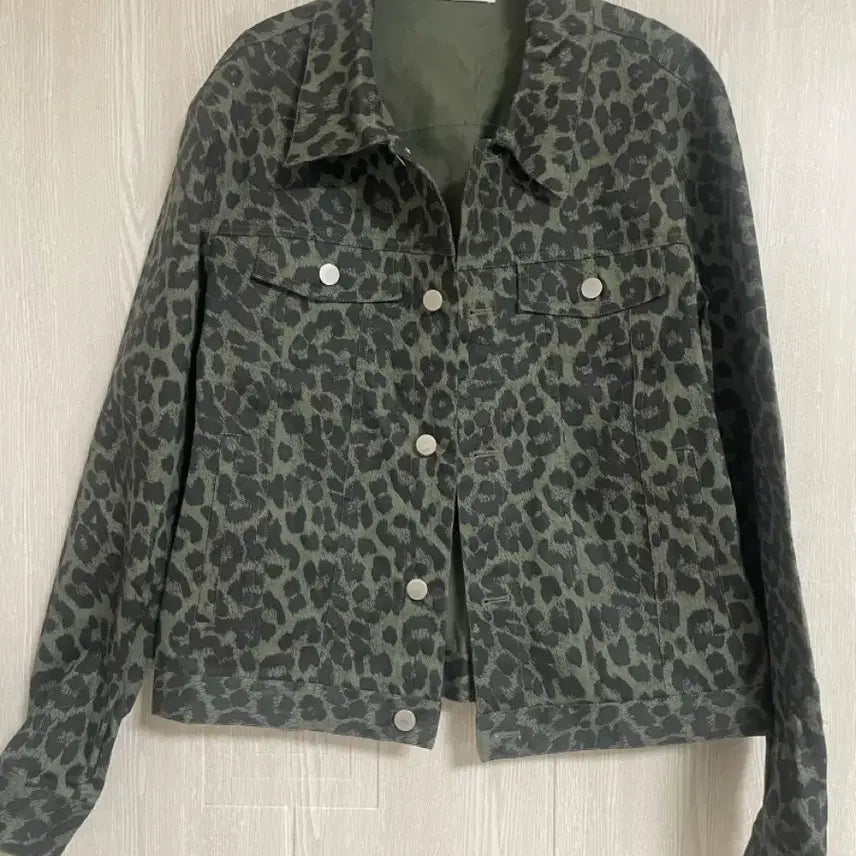 [BUNJANG] Bong Marche Leopard Denim Jacket / 레오파드 데님자켓