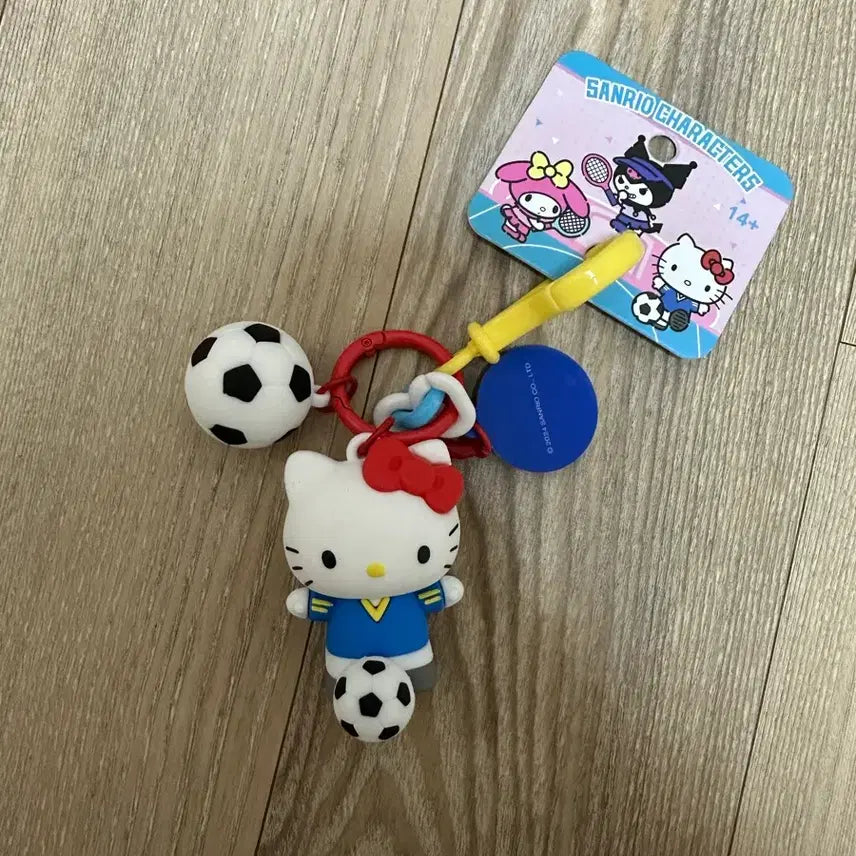 [BUNJANG] Hello Kitty Soccer Keychain / 헬로키티 축구 키링