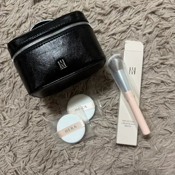 [BUNJANG] Hera Pouch, Brush, and Puff Bundle Set / [새상품, 일괄] 헤라 파우치 브러쉬 퍼프