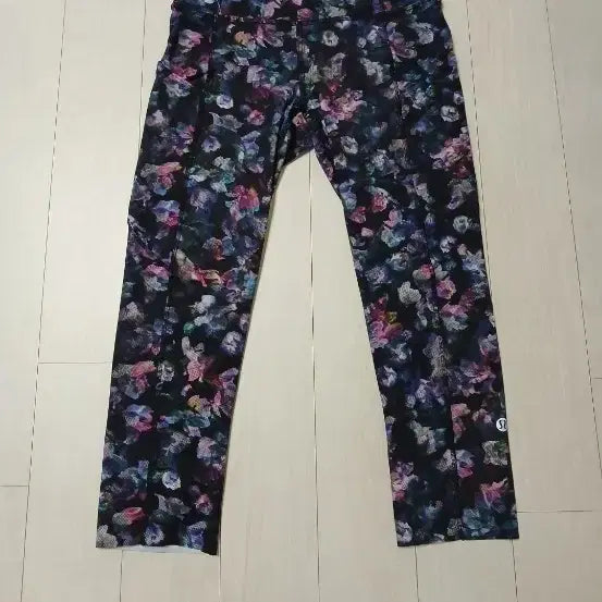[BUNJANG] Lululemon Floral Pattern Align Pants Leggings / 룰루레몬 플라워 패턴 레깅스