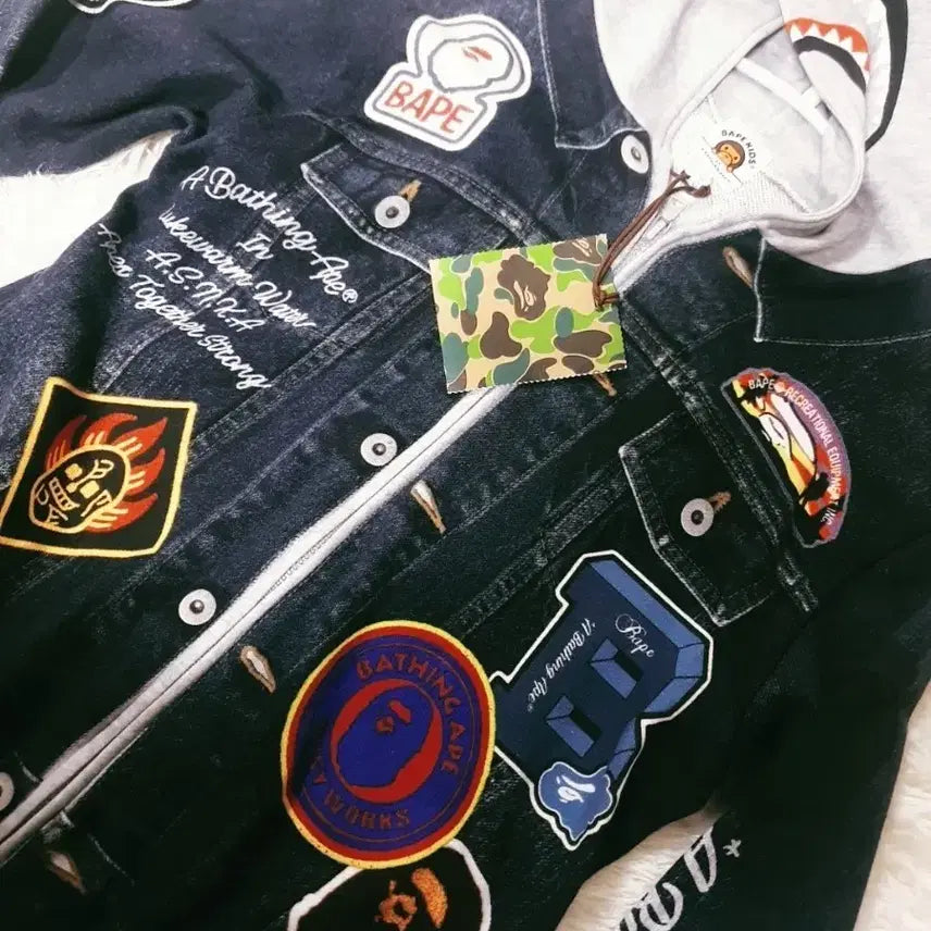 [BUNJANG] BAPE Shark Emblem Denim Hooded Jacket / 베이프 샤크 베이프 엠블럼 데님 자켓 후드집업 처분 판매