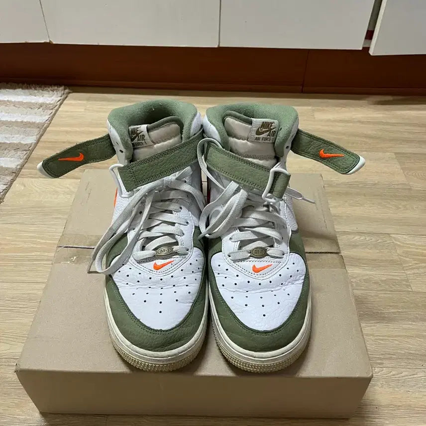 [BUNJANG] Nike Air Force 1 Mid Sneakers / 나이키 에어포스 미드 290