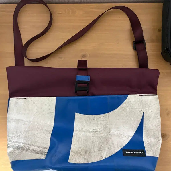 [BUNJANG] Freitag Shoulder Bag Blue & White / 프라이탁 숄더백 블루&화이트