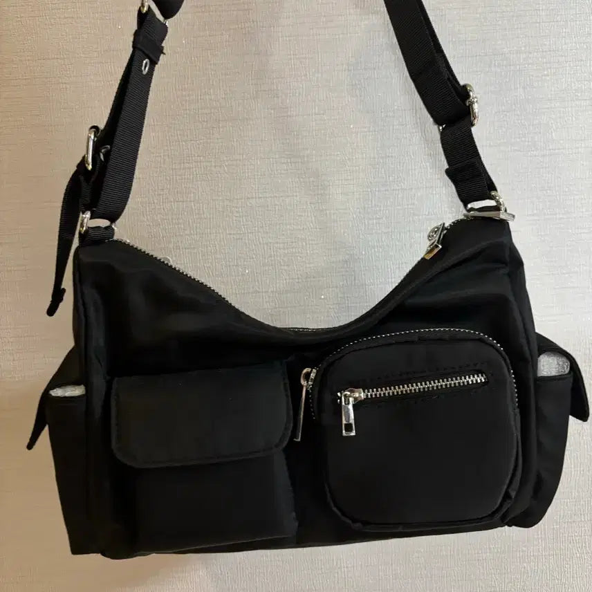 [BUNJANG] Gucci Outpocket Shoulder Bag / GU 아웃포켓 숄더백 새상품