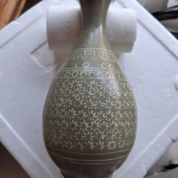 [BUNJANG] Goryeo Celadon Inlaid Floral Vase / 고려청자 상감 인화문 병