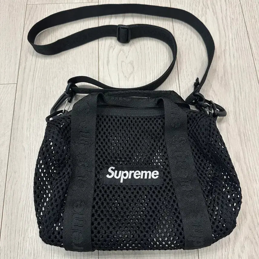 [BUNJANG] Supreme Mesh Mini Duffle Bag Black / 슈프림 메쉬 미니 더플백 블랙 - 25SS
