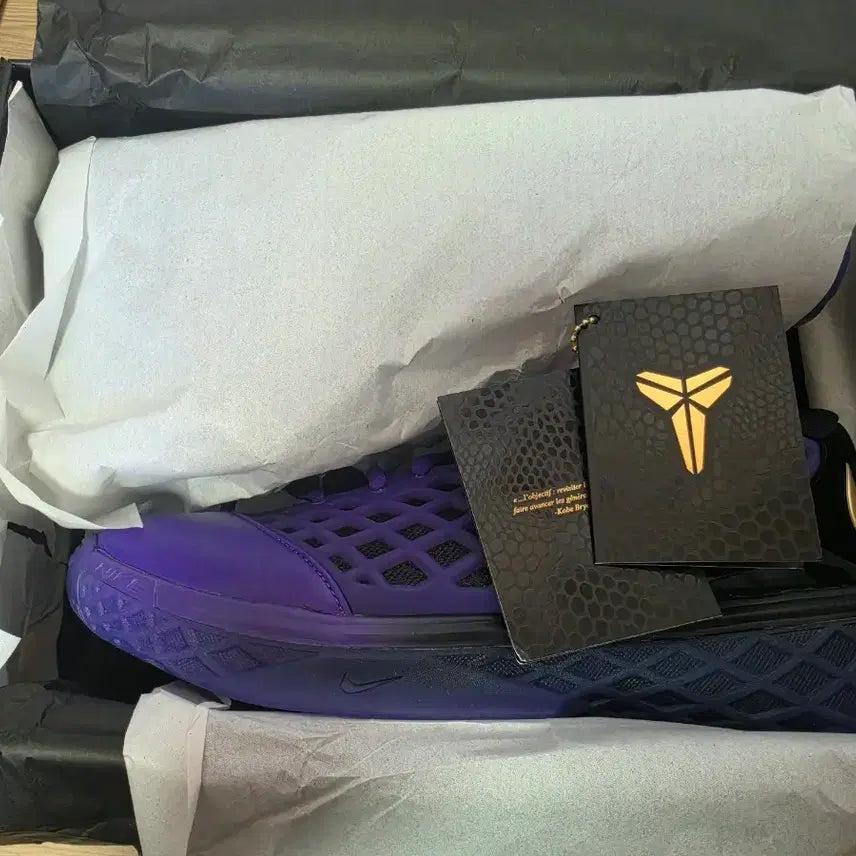 [BUNJANG] Nike Kobe 3 Barcelona Size 285 / 나이키 코비3 바르셀로나 285