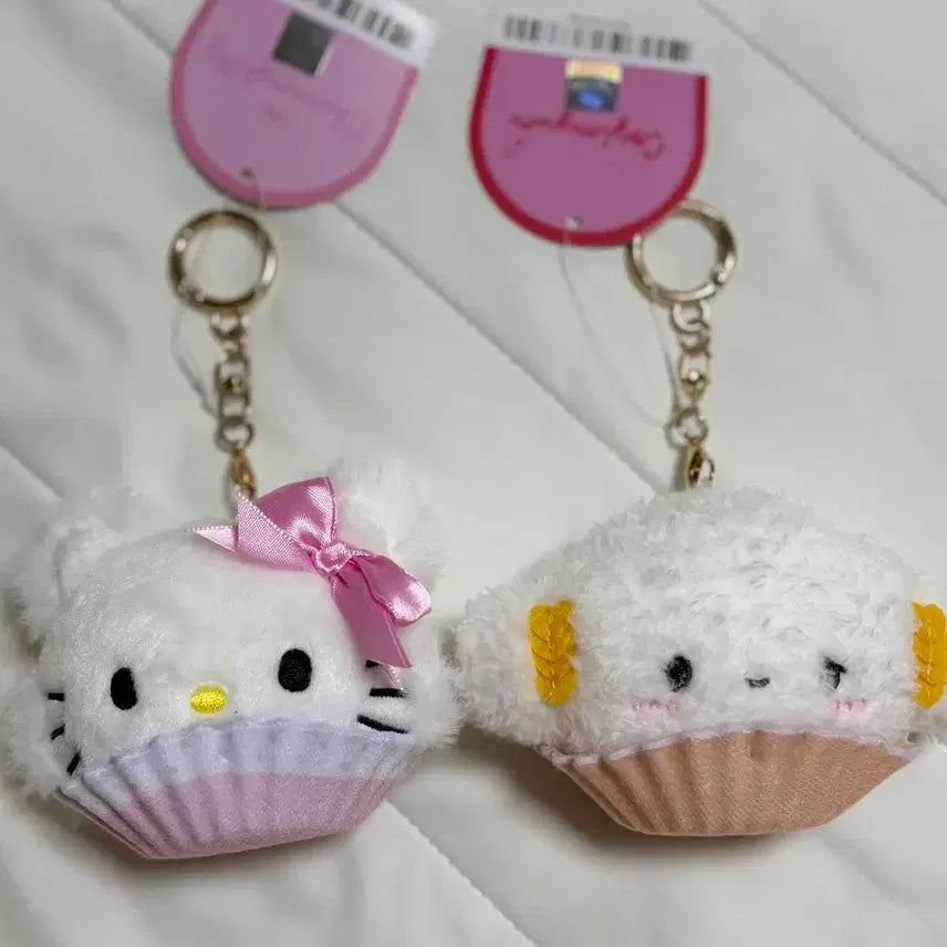 [BUNJANG] Sanrio Cinnamoroll & Pochacco Muffin Keychains Bundle / 산리오/ 챠미키티머핀+ 코기뮹 머핀 키링 일괄가격