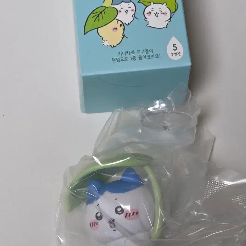 [BUNJANG] Chiikawa Najakwi Leaf Figure (Hachiware) / 치이카와 먼작귀 나뭇잎 피규어  (하치와레)
