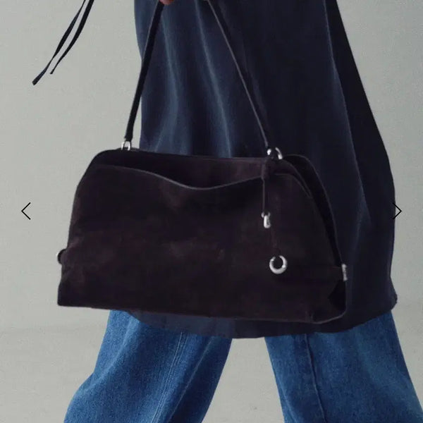 [BUNJANG] Banloe Pia Shoulder Bag Suede Brown / 반로에 피아 숄더백 스웨이드 브라운