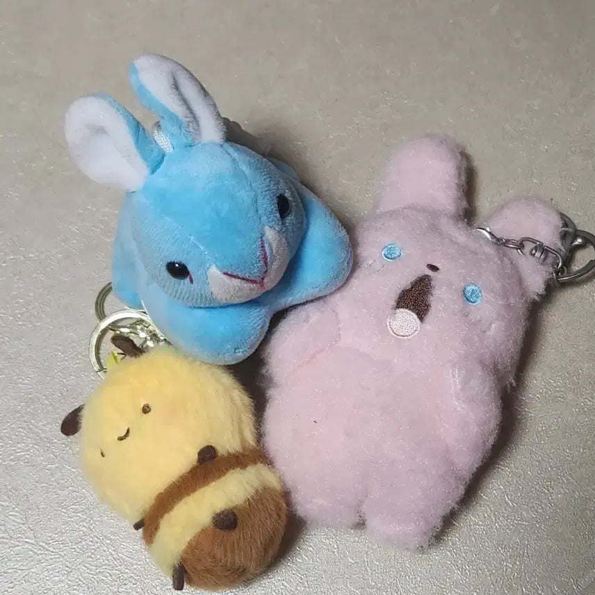[BUNJANG] 3종 Character Keyring Set - Honeybee, Blue Rabbit, Surprised Pink Rabbit / 인형키링 3종 - 꿀벌, 파란토끼, 놀란핑크토끼