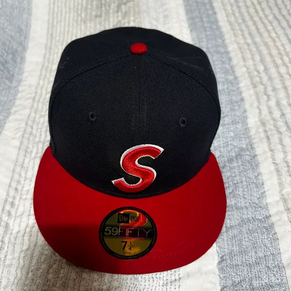 [BUNJANG] Supreme New Era 59FIFTY Black Red Fitted Hat / 슈프림 뉴에라 59FIFTY 7 1/4 블랙 레드