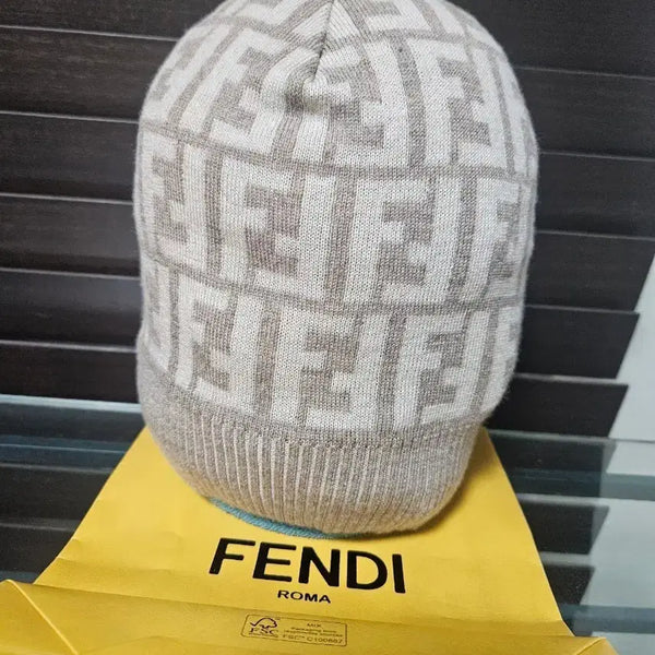 [BUNJANG] Fendi Authentic Knit Beanie Hat - Beige / 펜디 정품 니트 모자 베이지
